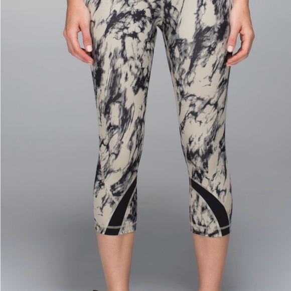 Lululemon Run: Inspire Crop II *All Luxtreme (Print) Granite Black Mojave Tan - Picture 5 of 11